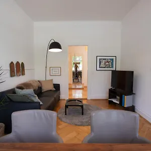 Apartment Charmante Altbauwohnung Am Rhein, Basel