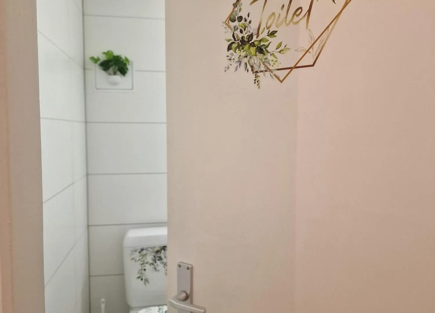 Homestay Doppelzimmer In Der Naehe Des Flusses Und Stadions Basel Switzerland